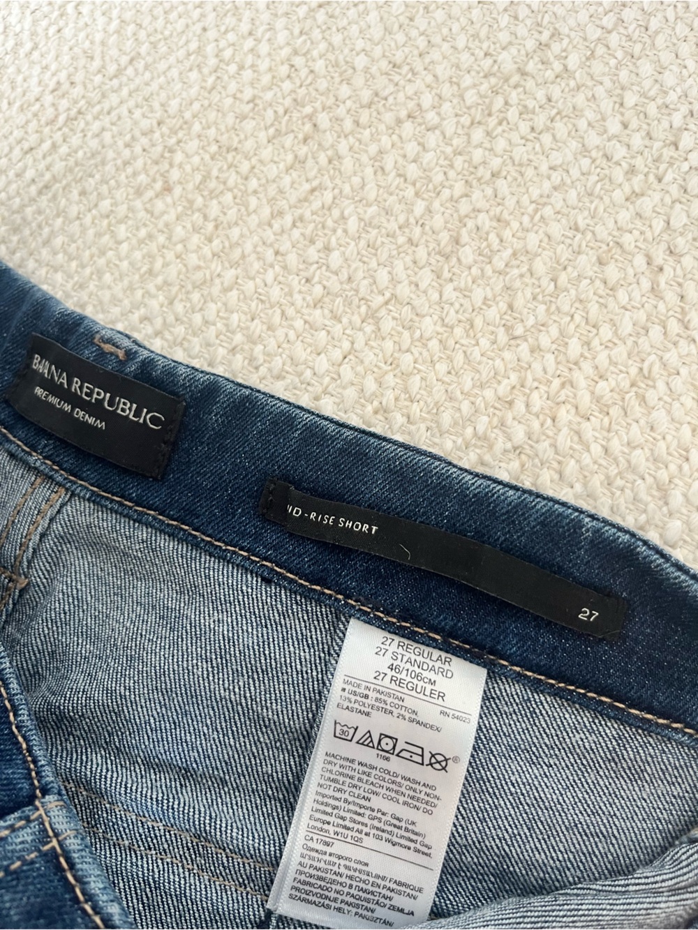 Women's Banana Republic Dark Blue Denim Shorts with Front Patch Pockets - Picture 3 of 3